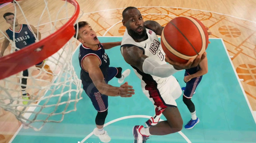 詹姆斯重要时刻表现优异，塞尔维亚队带队取胜！