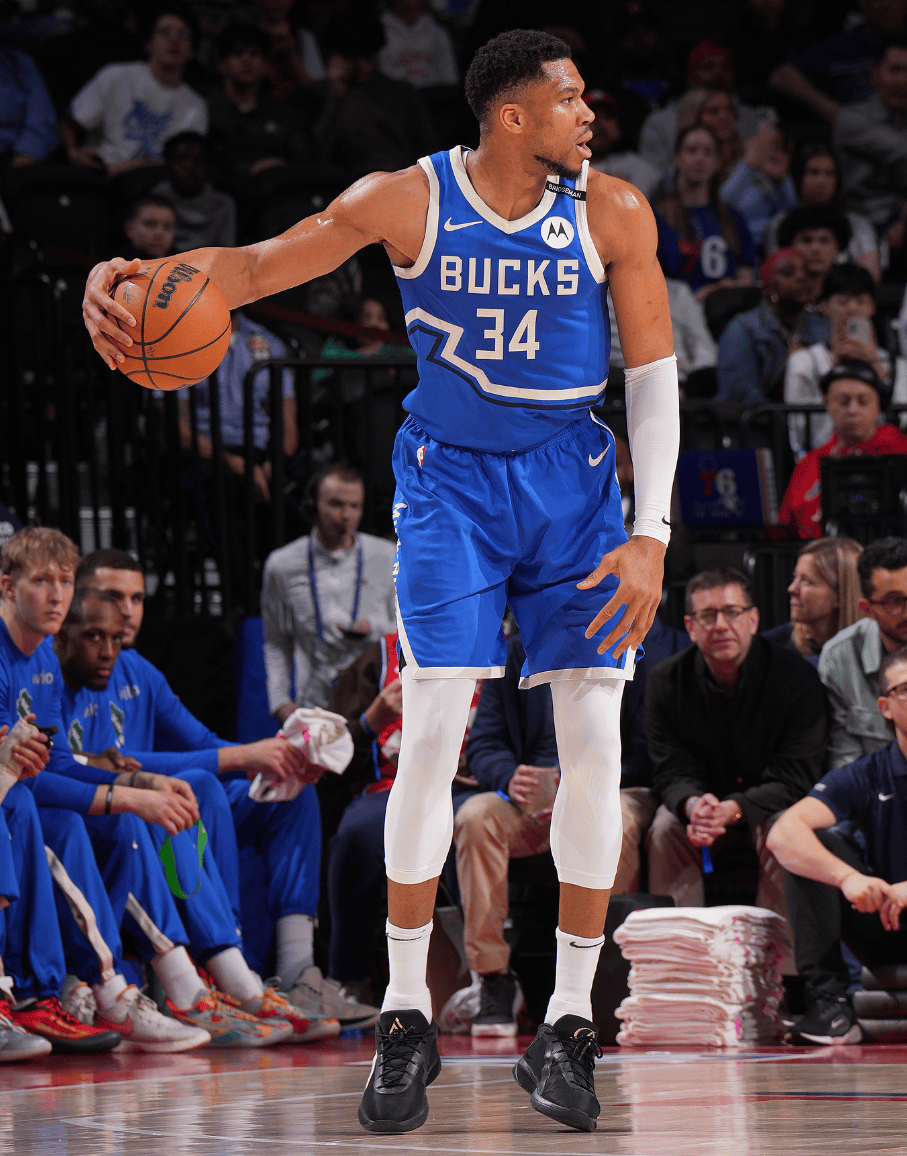 开云-字母哥迎来十五赛季出色发挥，IG观众热烈欢呼！-开云