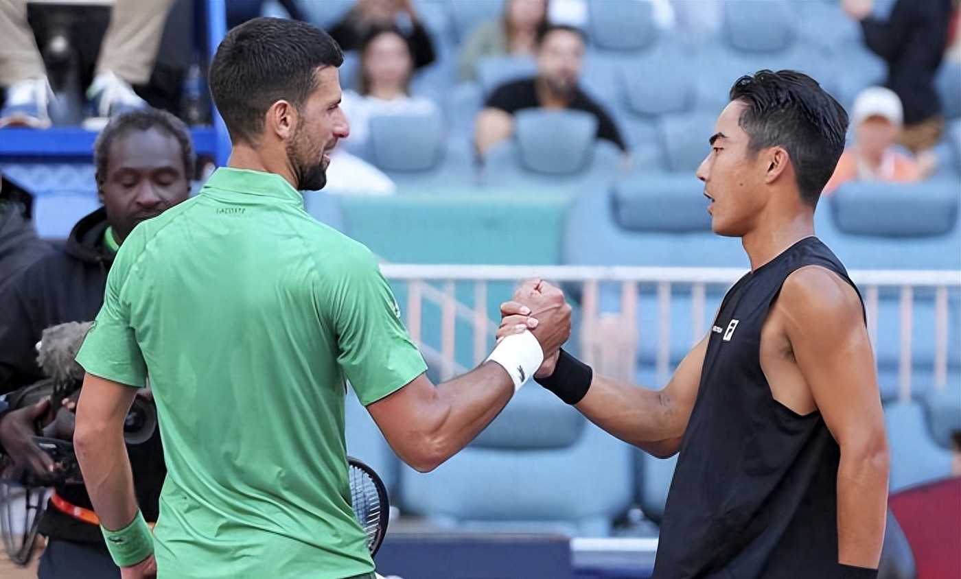 开云线上官网-关于德约科维奇意外战胜DWG，晋级下一阶段引爆全场！赛场气氛高涨的信息-开云线上官网